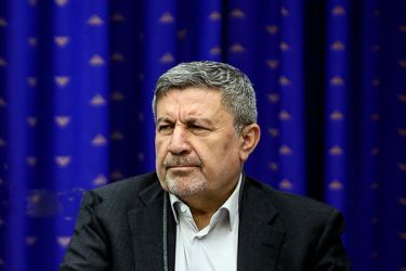 تنگ‌نظری را کنار بگذاریم و خود را با جوانان تنظیم کنیم