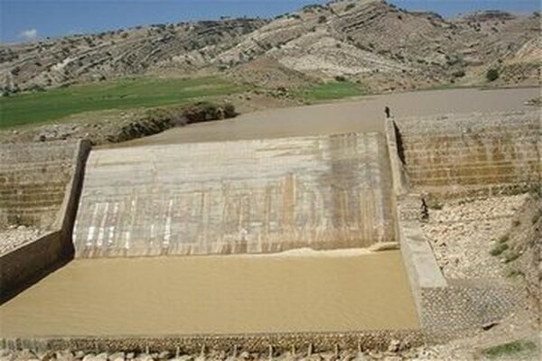 مهار یک میلیون مترمکعب نزولات جوی با سازه&zwnj;های آبخیزداری
