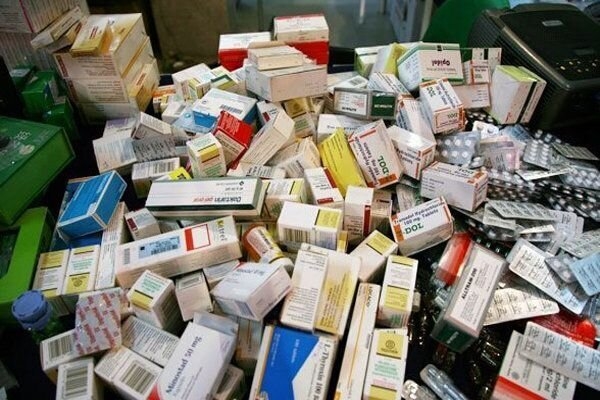 کشف کالاهای قاچاق و داروی خارج از شبکه توزیع در اسفراین