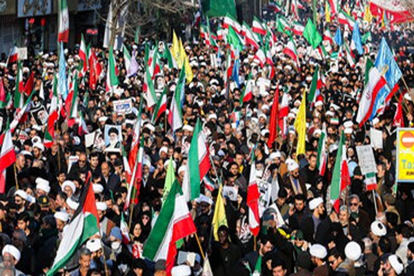 ملت در میدان، دشمن در عقب&zwnj;نشینی