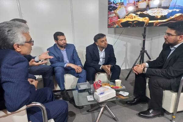 صدور مجوزهای سرمایه گذاران خارجی تسهیل شود