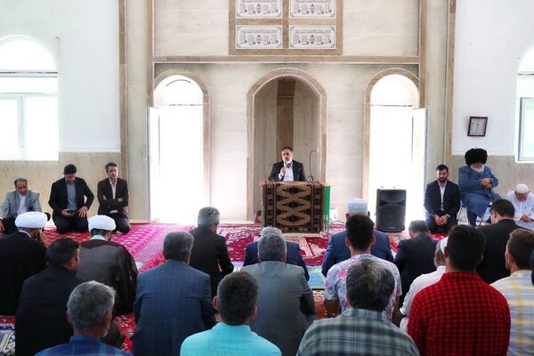 پیشرفت کشور در بازگشت به آرمان های انقلاب اسلامی است