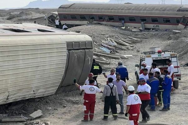 حادثه قطار در طبس ۲۱ فوتی و ۸۷ مصدوم برجای گذاشت