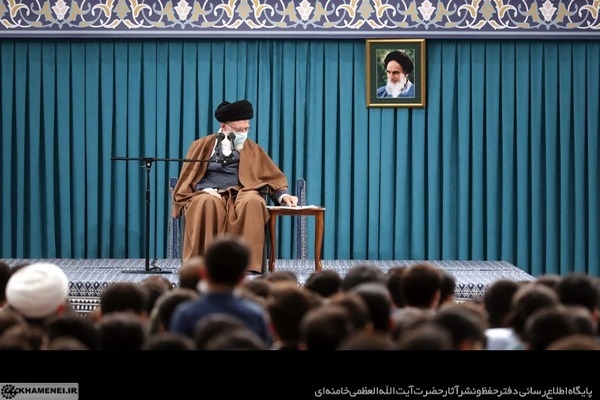 راه روشن انقلاب را با جدیت دنبال کنید/ کشور نیازمند آرمان&zwnj;خواهی، امید و عقلانیت است