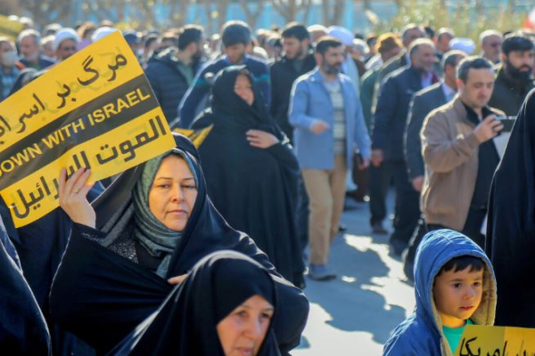 نمازگزاران بجنوردی در حمایت از جبهه مقاومت راهپیمایی کردند