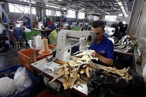 بهره برداری از 3 طرح تولیدی در شیروان