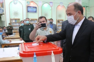 استاندار خراسان شمالی رای خود را به صندوق انداخت