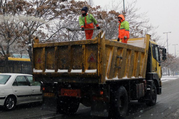 استفاده از ۲۰۰ تن شن و نمک در معابر بجنورد