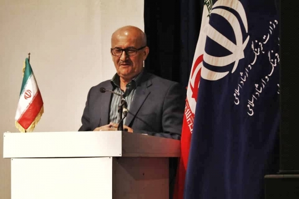 شاهنامه فردوسی مدافع زبان و فرهنگ ایرانی است