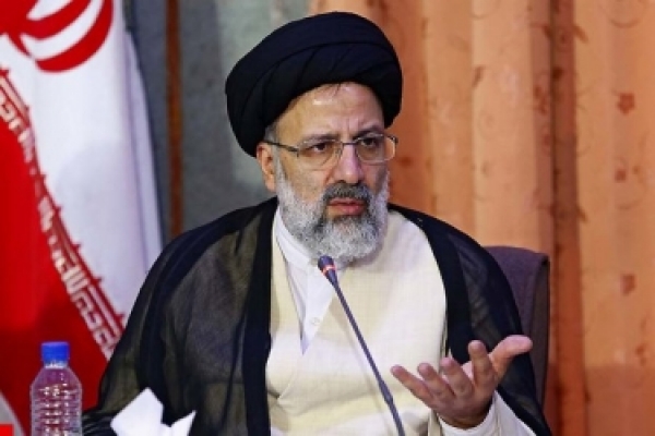 مشکلات معیشتی راه حل سیاسی ندارد/ انتقاد از قاچاق دارو در کشور